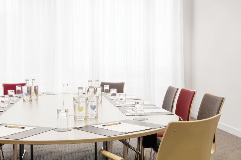Intercityhotel Frankfurt Hauptbahnhof Sued Франкфурт на Майн Екстериор снимка