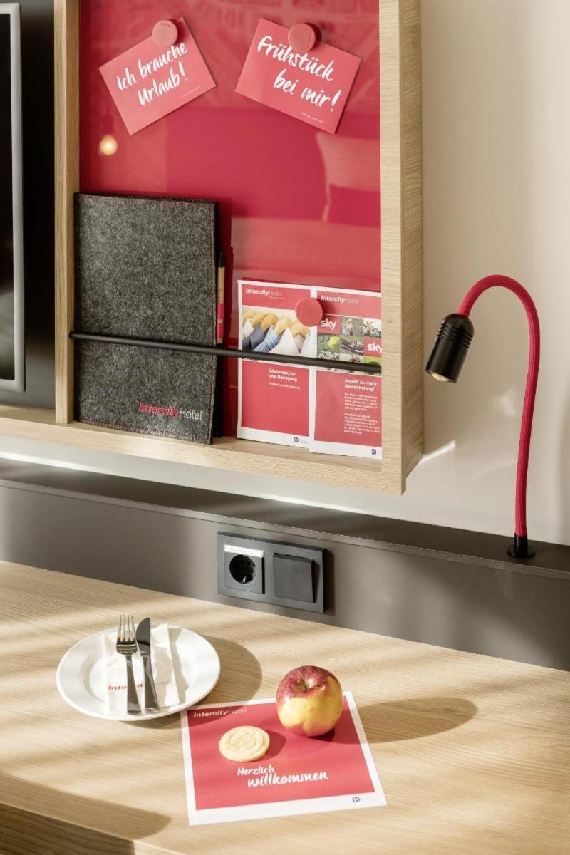 Intercityhotel Frankfurt Hauptbahnhof Sued Франкфурт на Майн Стая снимка
